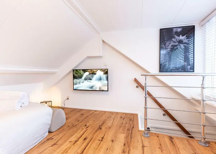 Design City Center Family Double Floor Apartment Studio Delft C38 아파트