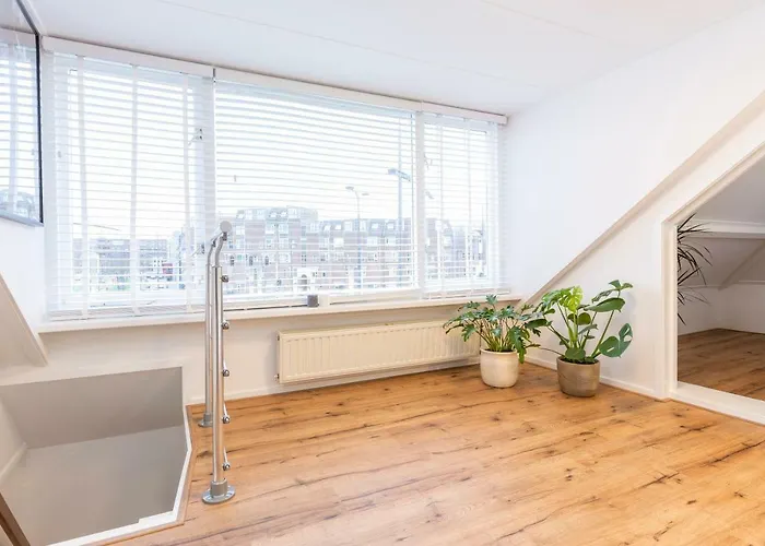 Апартаменты Design City Center Family Double Floor Apartment Studio Delft C38 Делфт